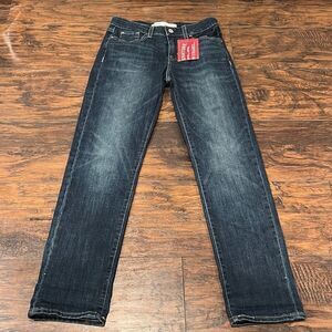 Levi’s Mid Rise Boyfriend jeans size 2 NWT dark wash